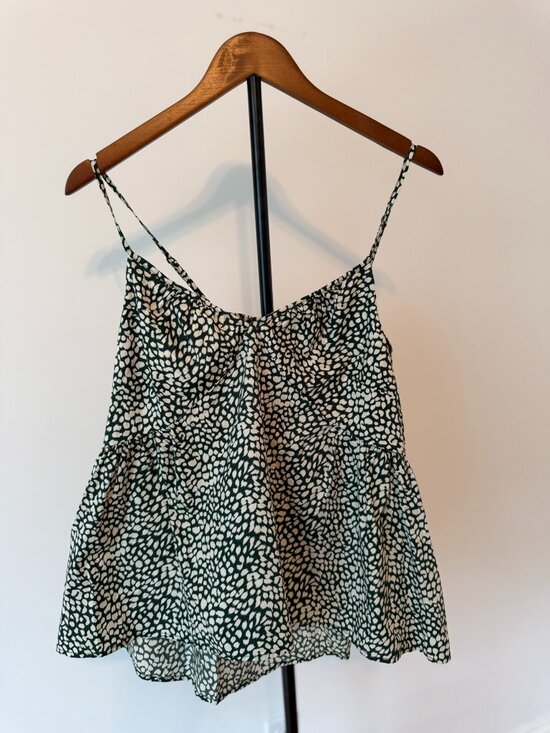GAP Tops - NWT GAP DEEP V-NECK PLEATED CAMI TANK TOP IN GREEN PRINT (SIZE XXL)